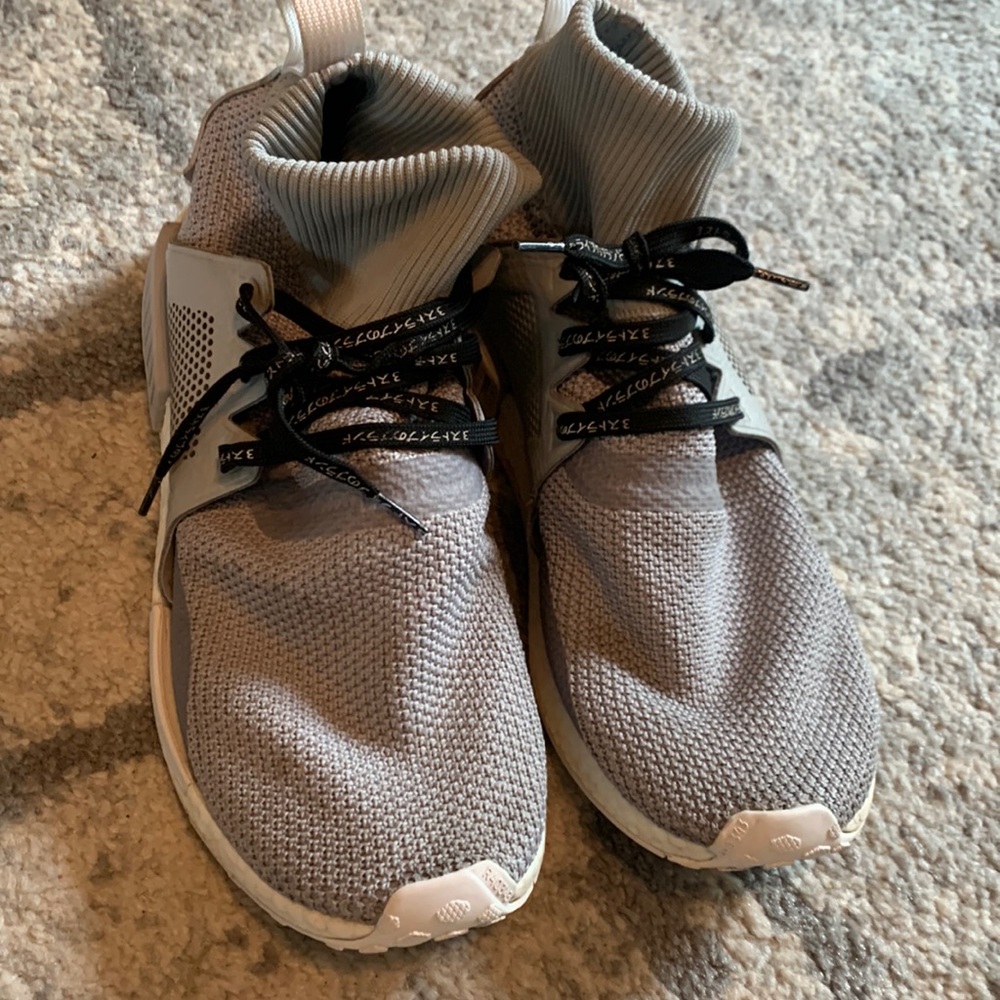 Men’s adidas gray shoes!